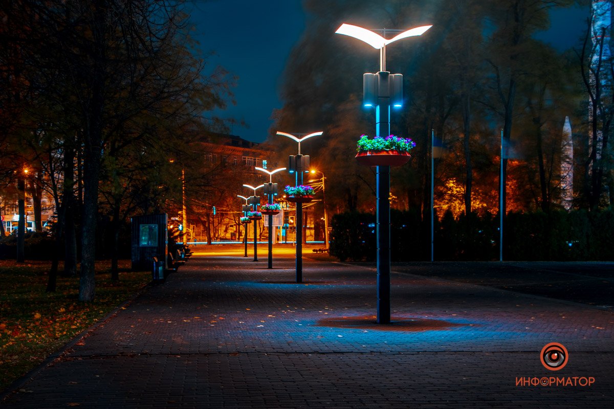 Всегда помогают подметить дорогу идущему Всегда помогают подметить дорогу идущему