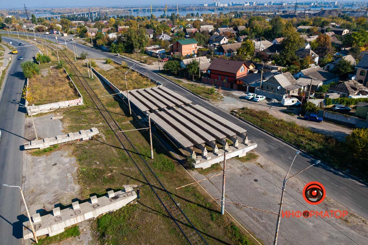 Здесь начнется эстакада через заводскую зону Здесь начнется эстакада через заводскую зону