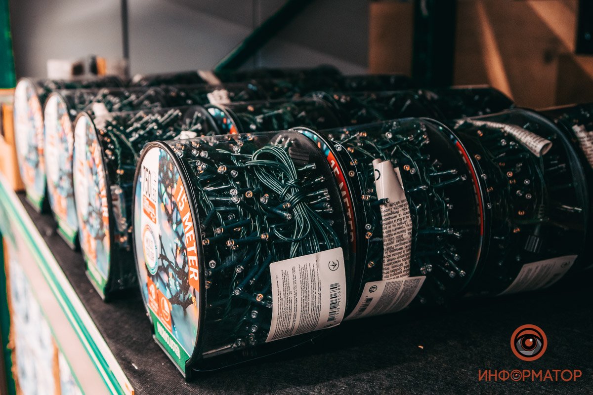 Куда же без разноцветных огоньков? 