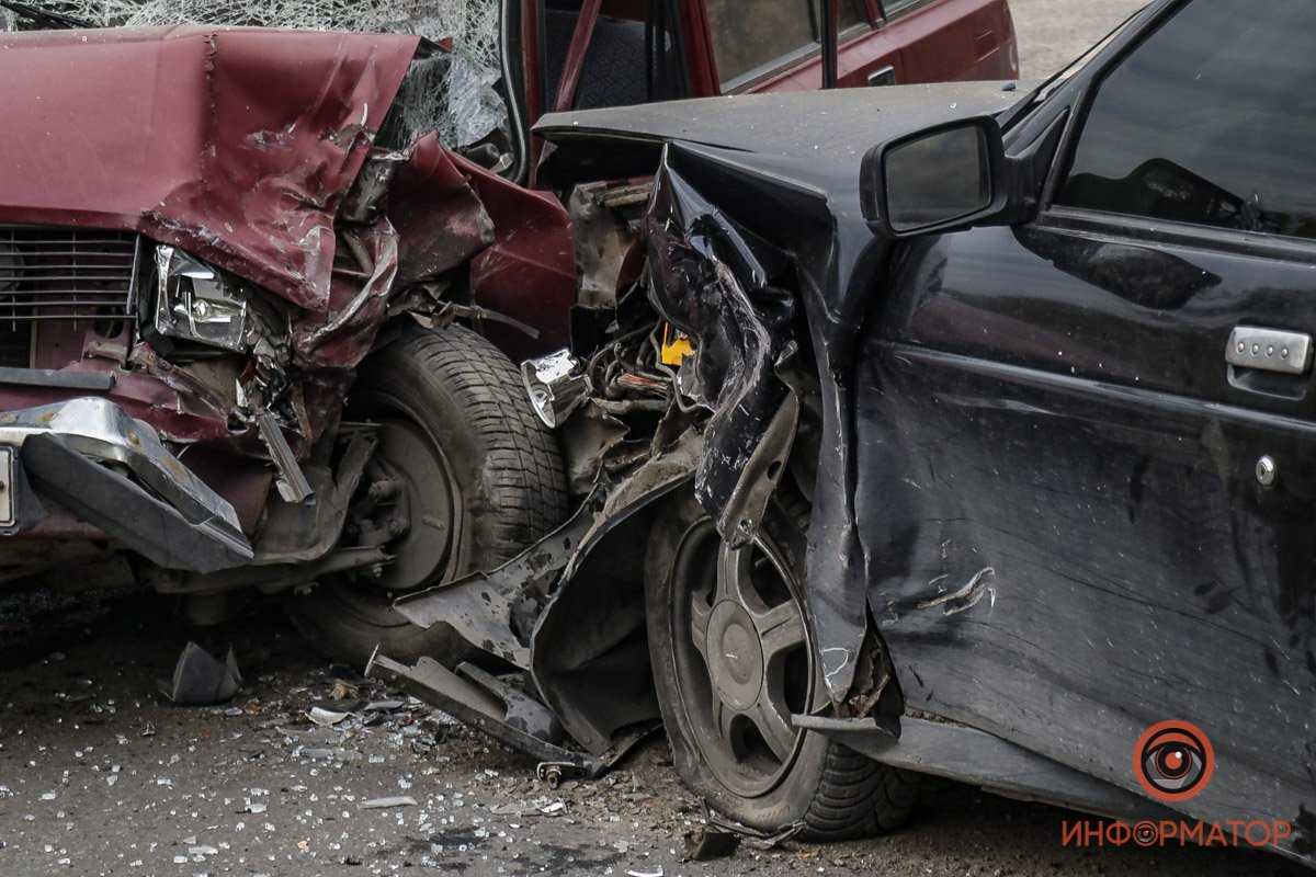 Автомобили повреждены