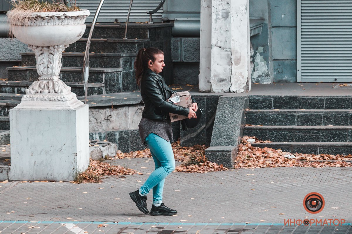 Что она несет?