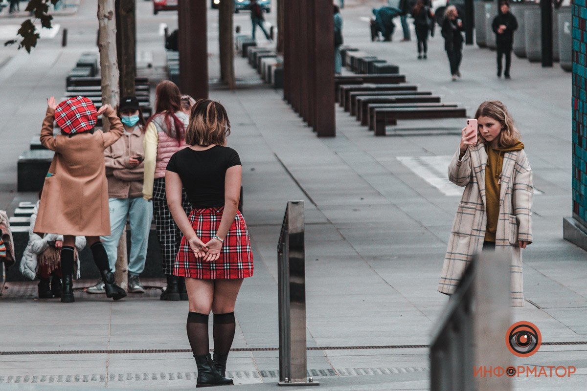 Когда ткани хватило не только на юбку, но и шапочку для подруги