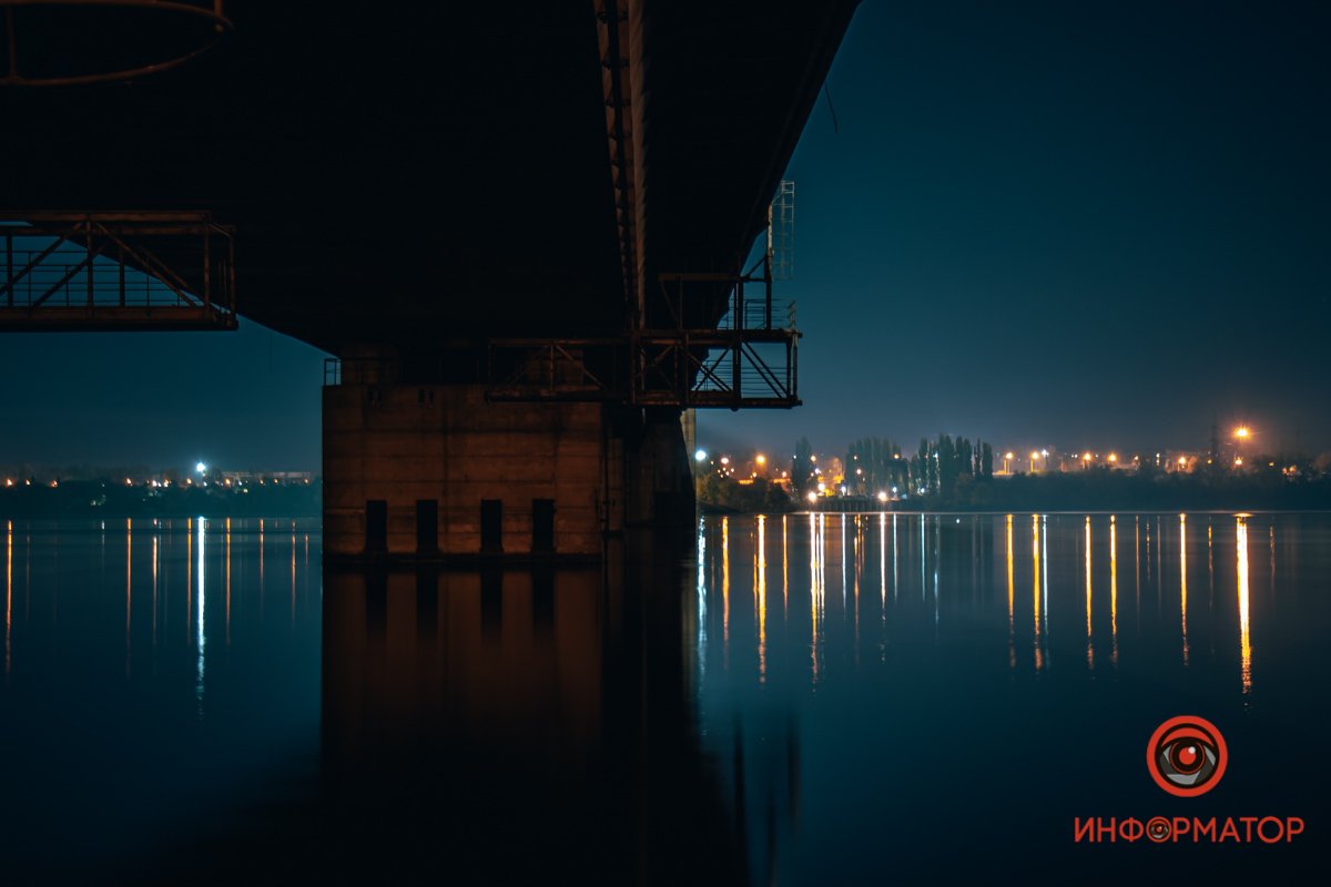 Силуэты города в воде Силуэты города в воде