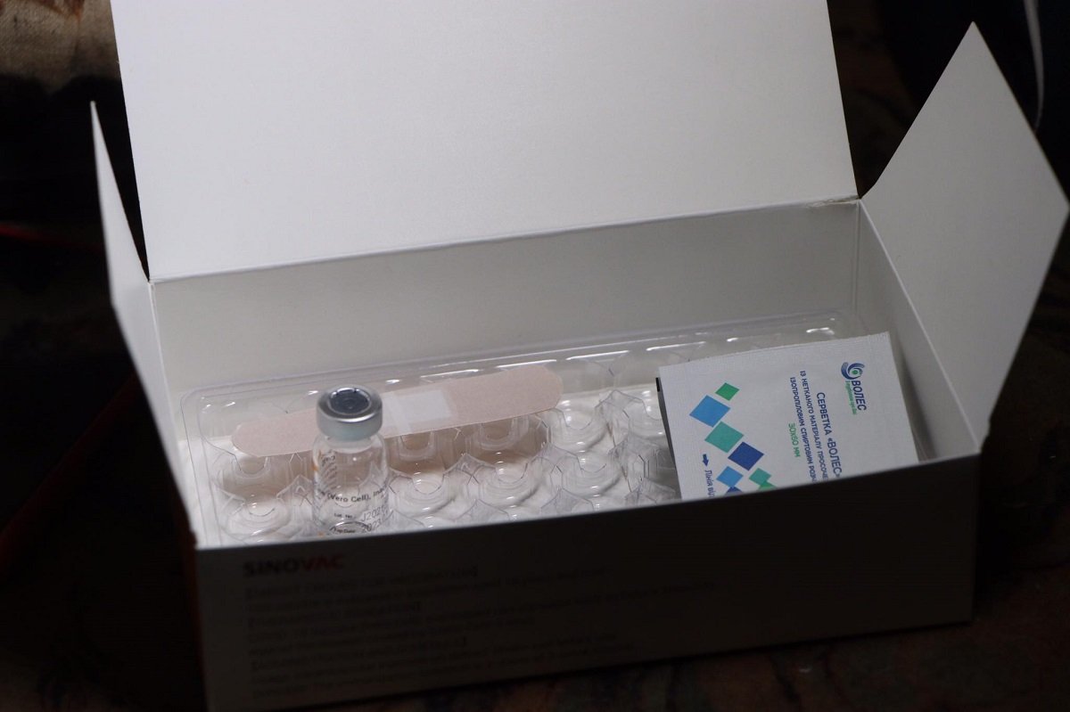 Прививка от коронавируса дома: кому проводят 2