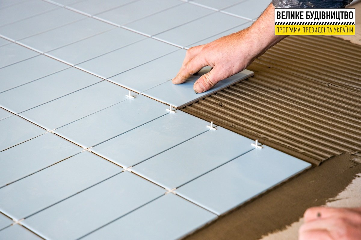 Для взрослых и детей: в Слобожанском завершают строительство бассейна 3