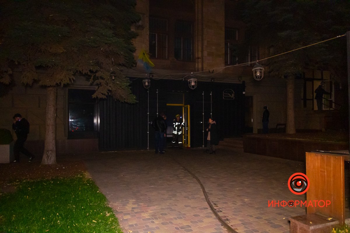 В центре Днепра горел ресторан Varburger В центре Днепра горел ресторан Varburger