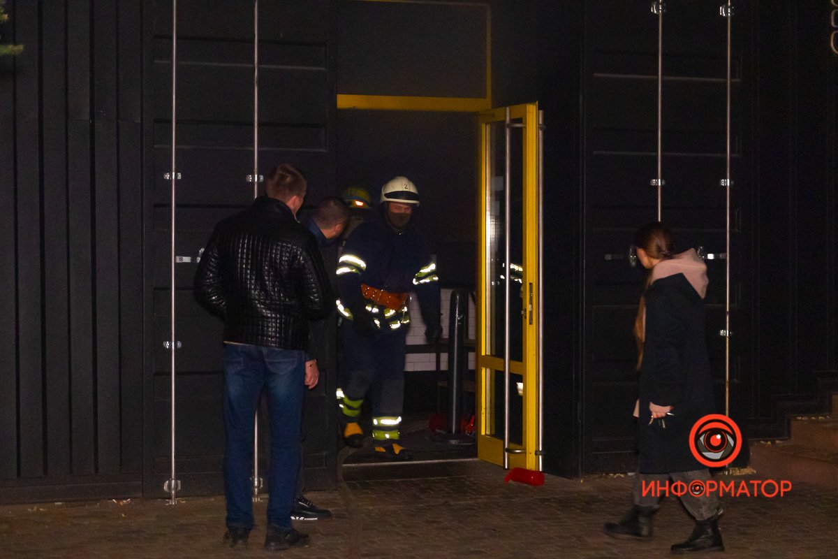 На место направили два пожарных расчёта На место направили два пожарных расчёта