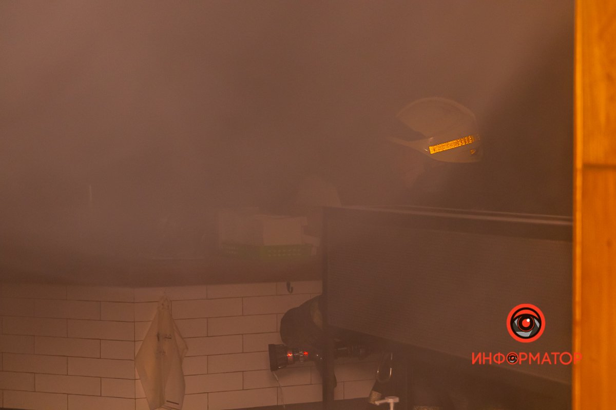 Обгорело оборудование и оплавилась внутренняя обшивка Обгорело оборудование и оплавилась внутренняя обшивка