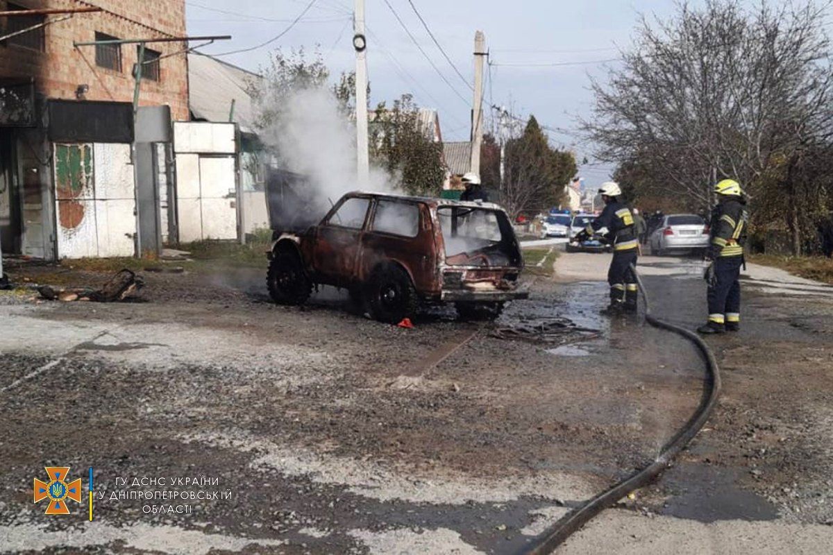 Предварительно, возгорание началось в моторном отсеке во время стоянки