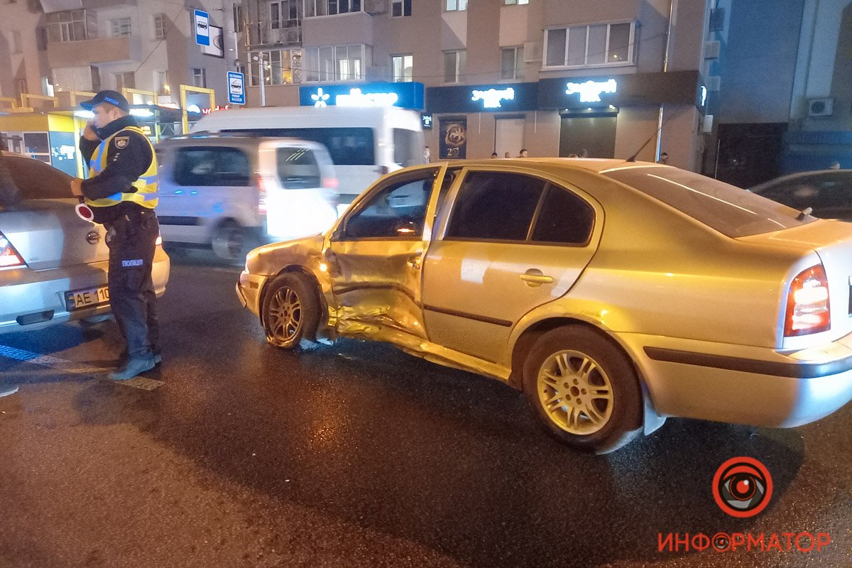 ВАЗ двигался по проспекту Слобожанскому в сторону центра города