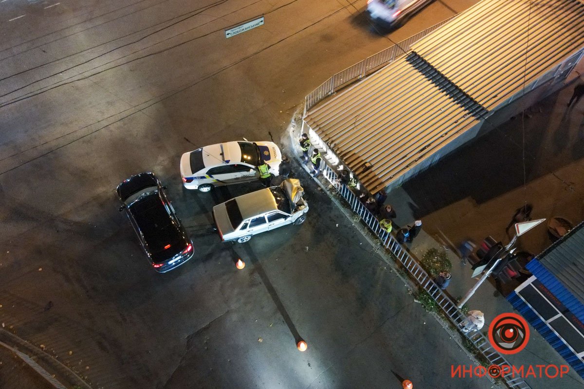 ВАЗ проехал на красный свет светофора