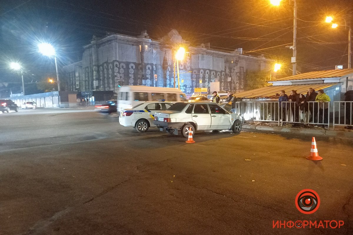 На месте также работают ГСЧС