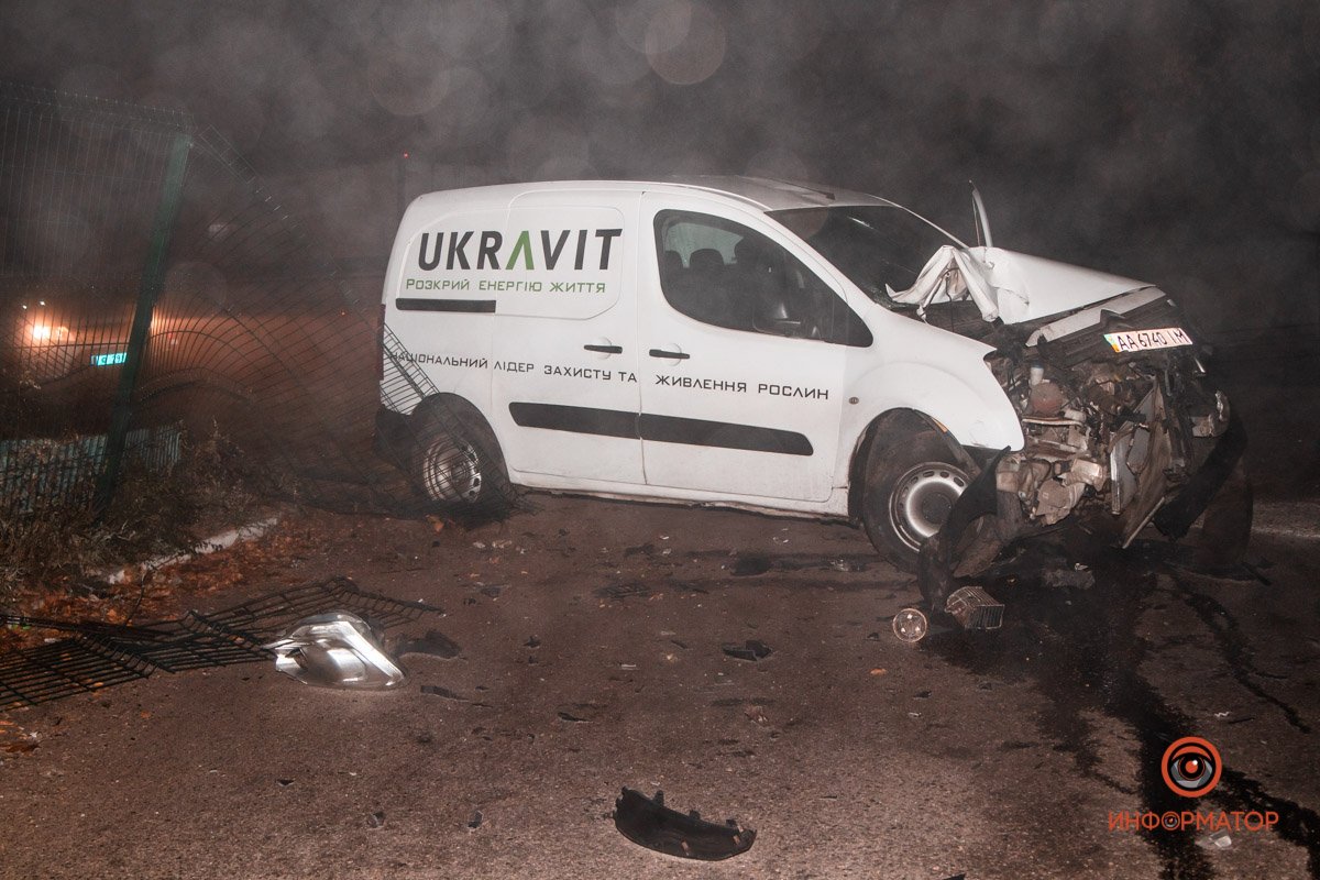 Пострадал и забор