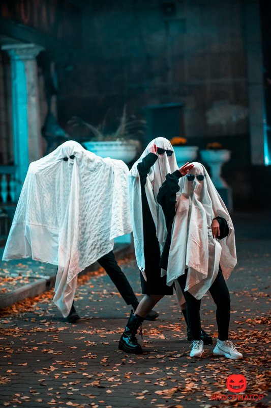 Троица приведений в центре Днепра Троица приведений в центре Днепра