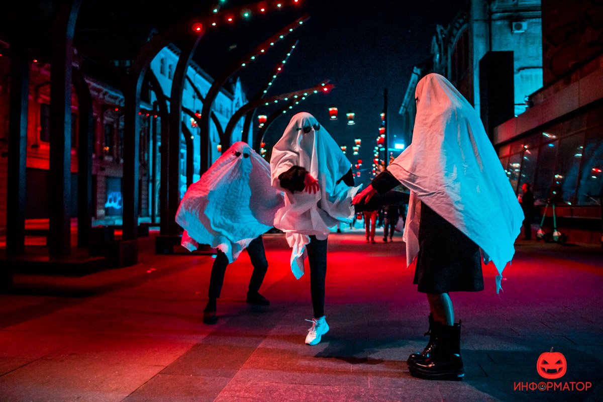 Появляются спонтанно Появляются спонтанно