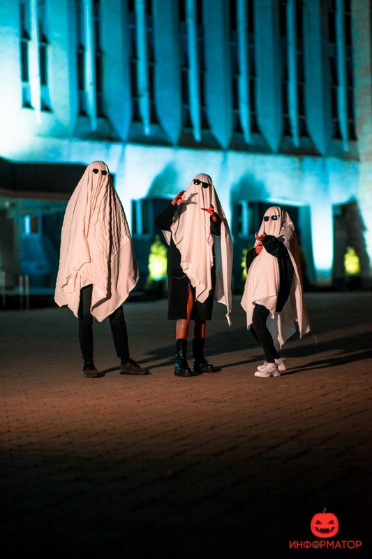 И везде И везде