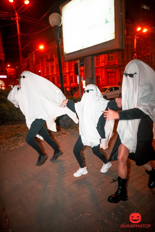 Спешат шкодить всегда вместе Спешат шкодить всегда вместе