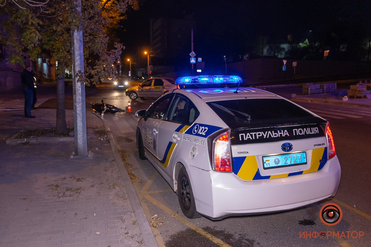 Из-за этого тот врезался в машину Из-за этого тот врезался в машину