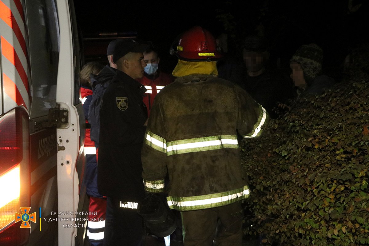 Огонь уничтожил вещи и мебель, а также крышу и перекрытие дома
