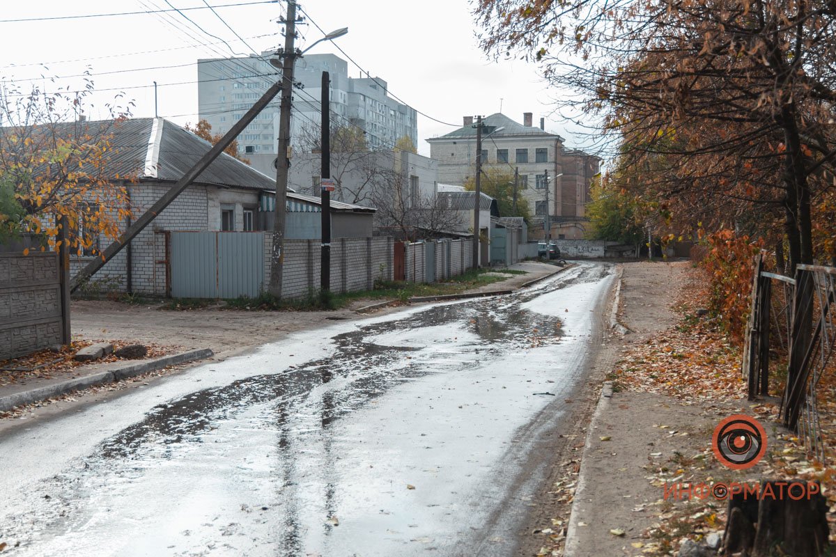 Вода бежит и по Юридической