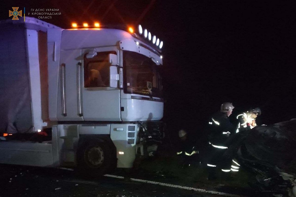 В ДТП погибли мужчина и трое детей из Кривого Рога