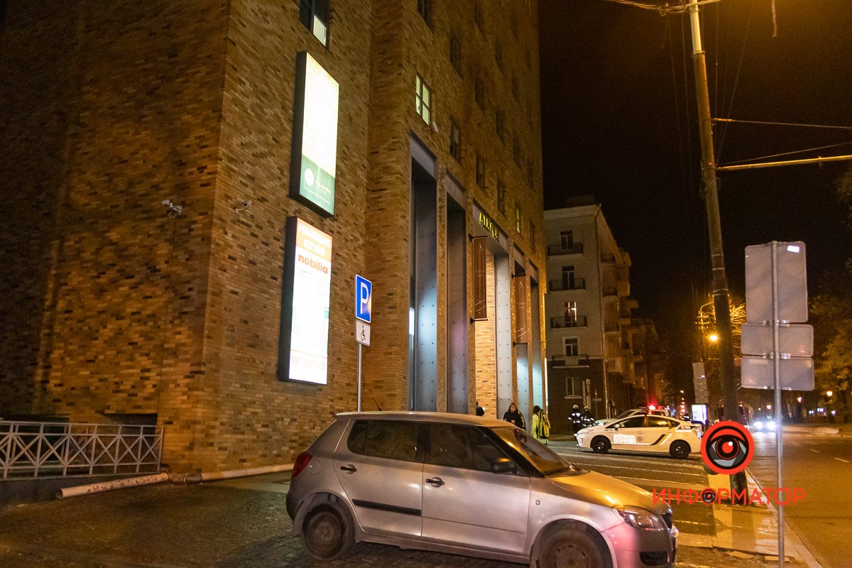 В Днепре заминировали ряд торговых центров В Днепре заминировали ряд торговых центров