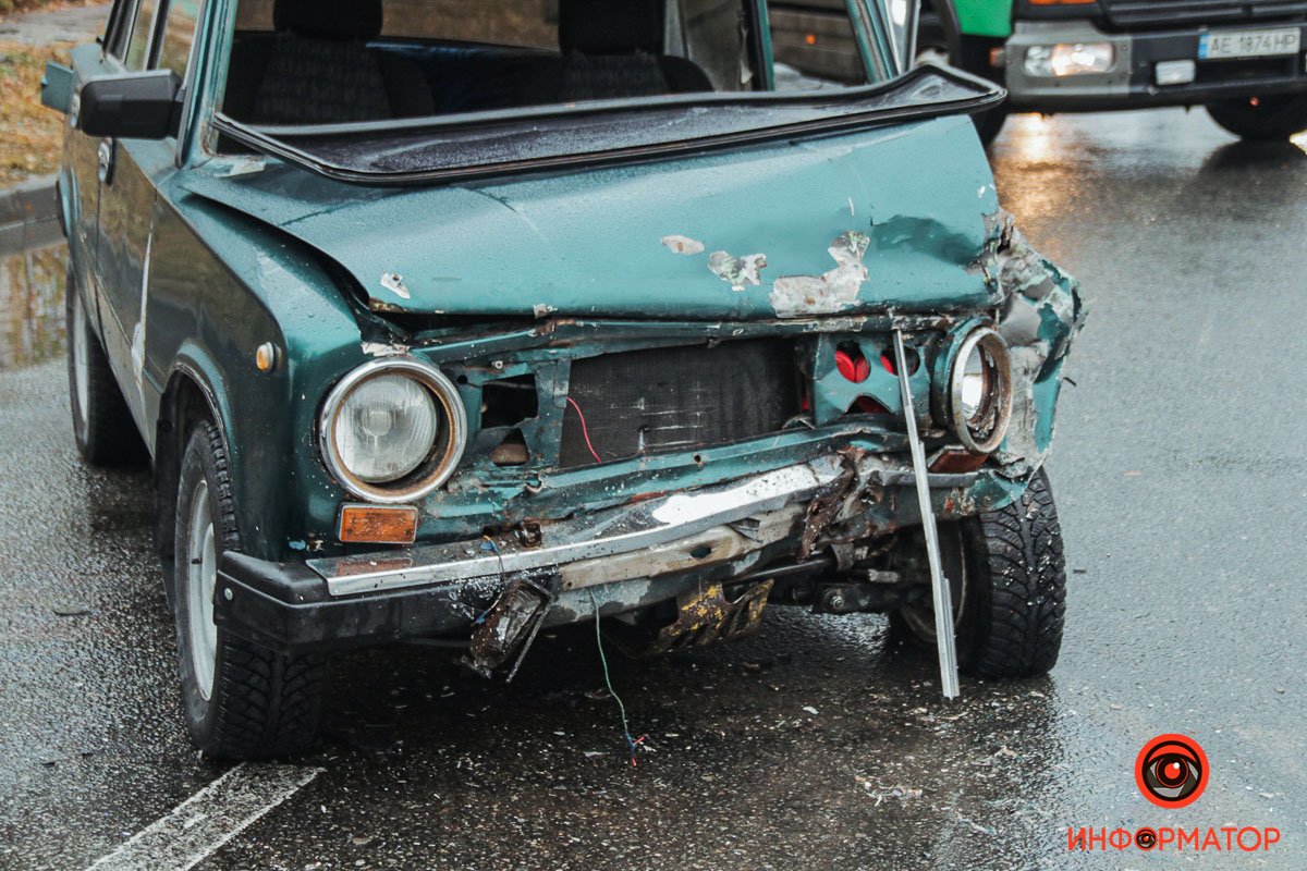 Машины посреди дороги