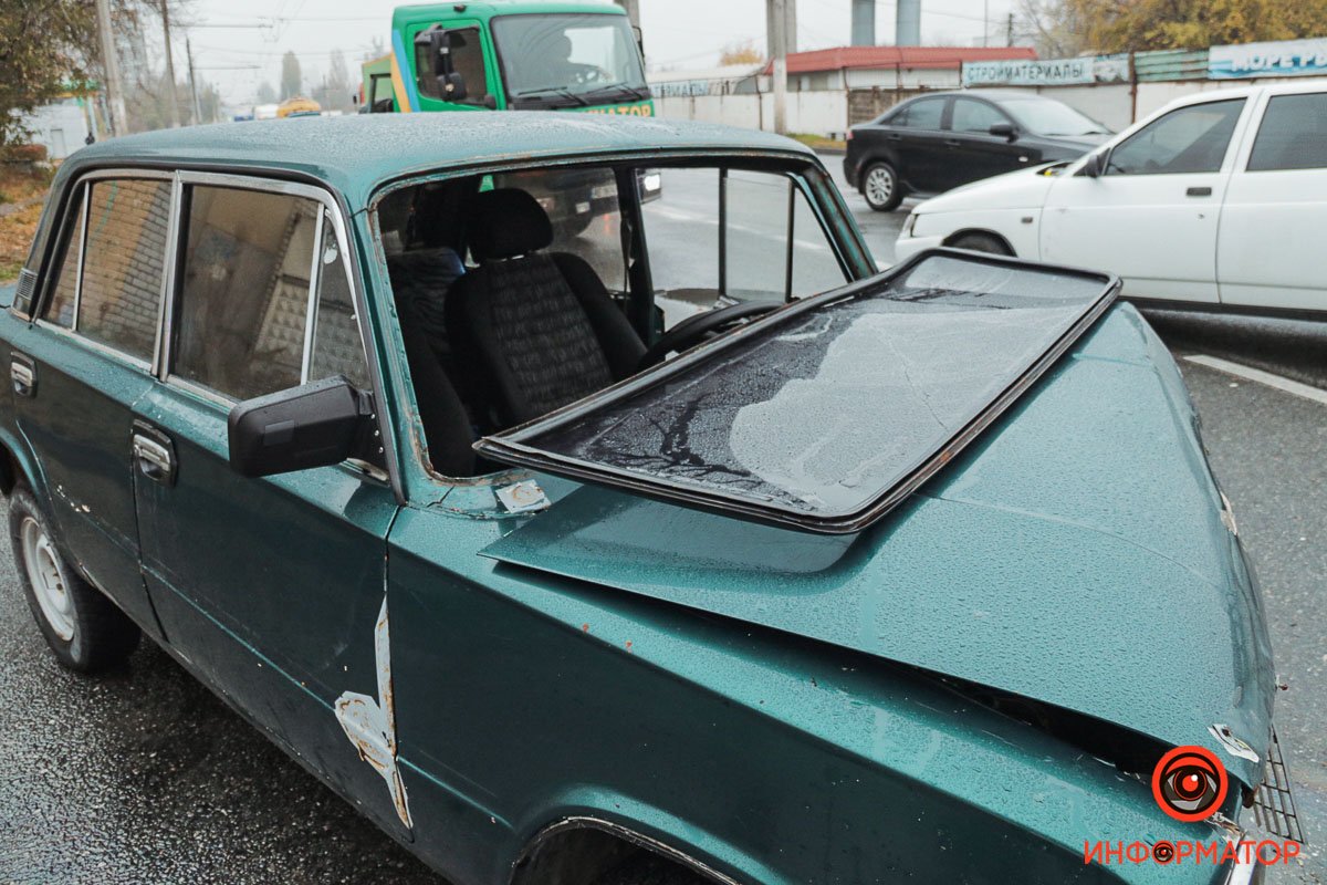 Водителя ВАЗ забрали в больницу