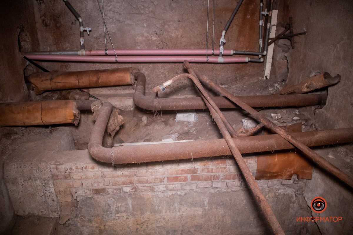 Вода частично затопила подвалы