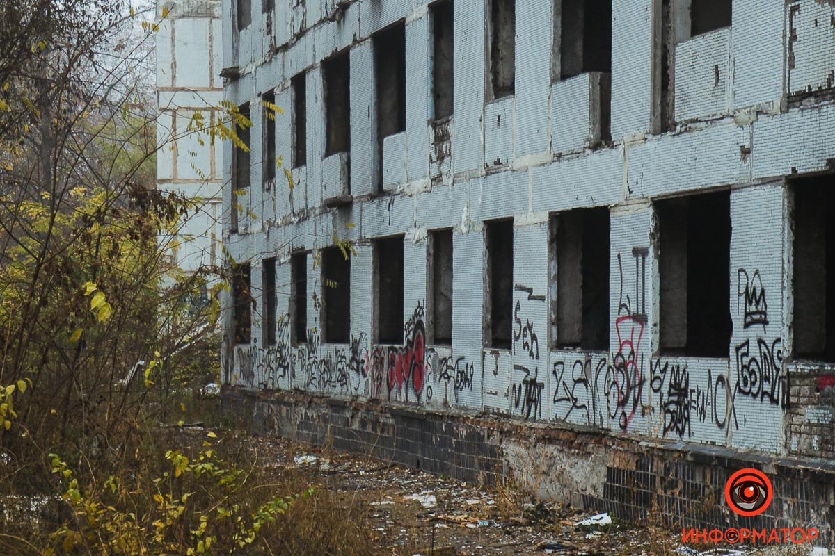 В Днепре на Тополе в заброшенном доме нашли труп мужчины 1
