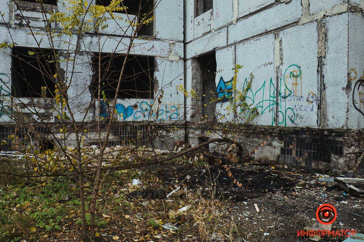 В Днепре на Тополе в заброшенном доме нашли труп мужчины 2