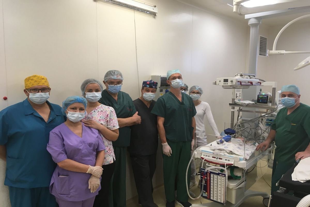 В Днепре медики остановили сердце младенца на пять часов, чтобы провести уникальную операцию