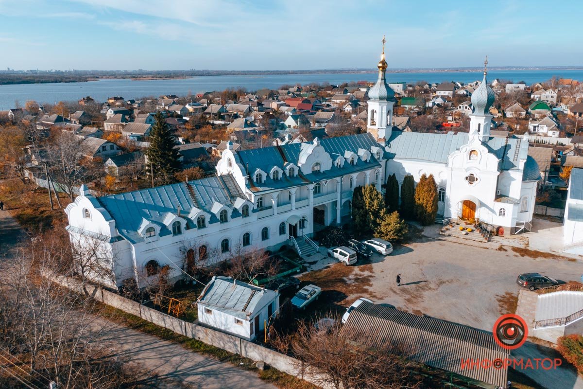 Пристроили недавно