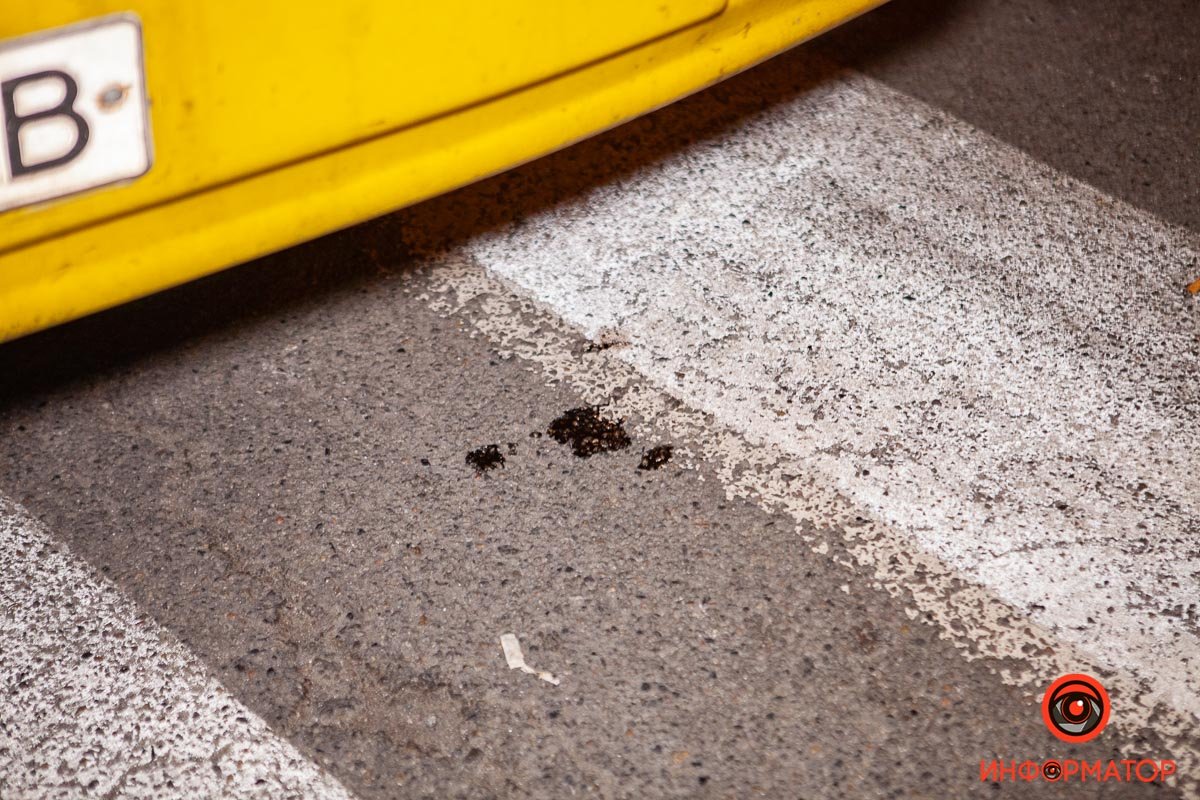 Следы, какой-то жидкости, на кровь не похоже