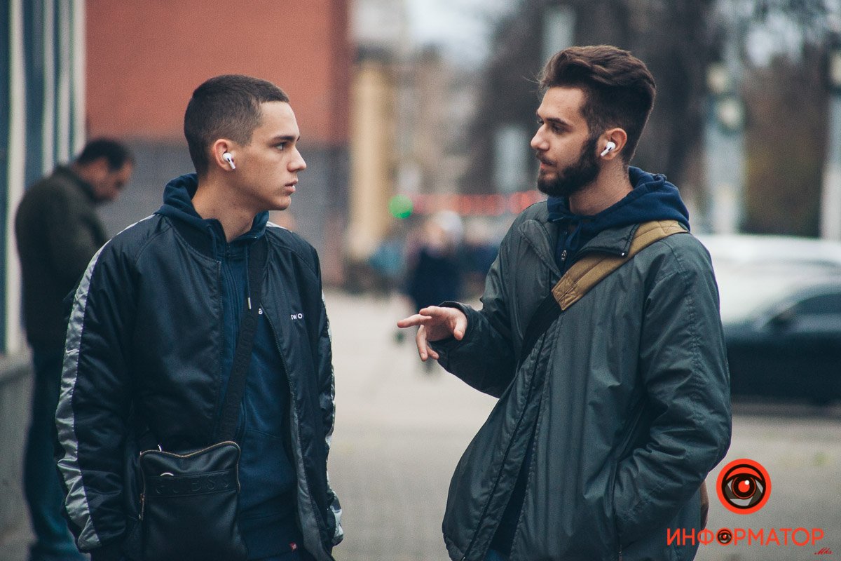 Нас тут двое