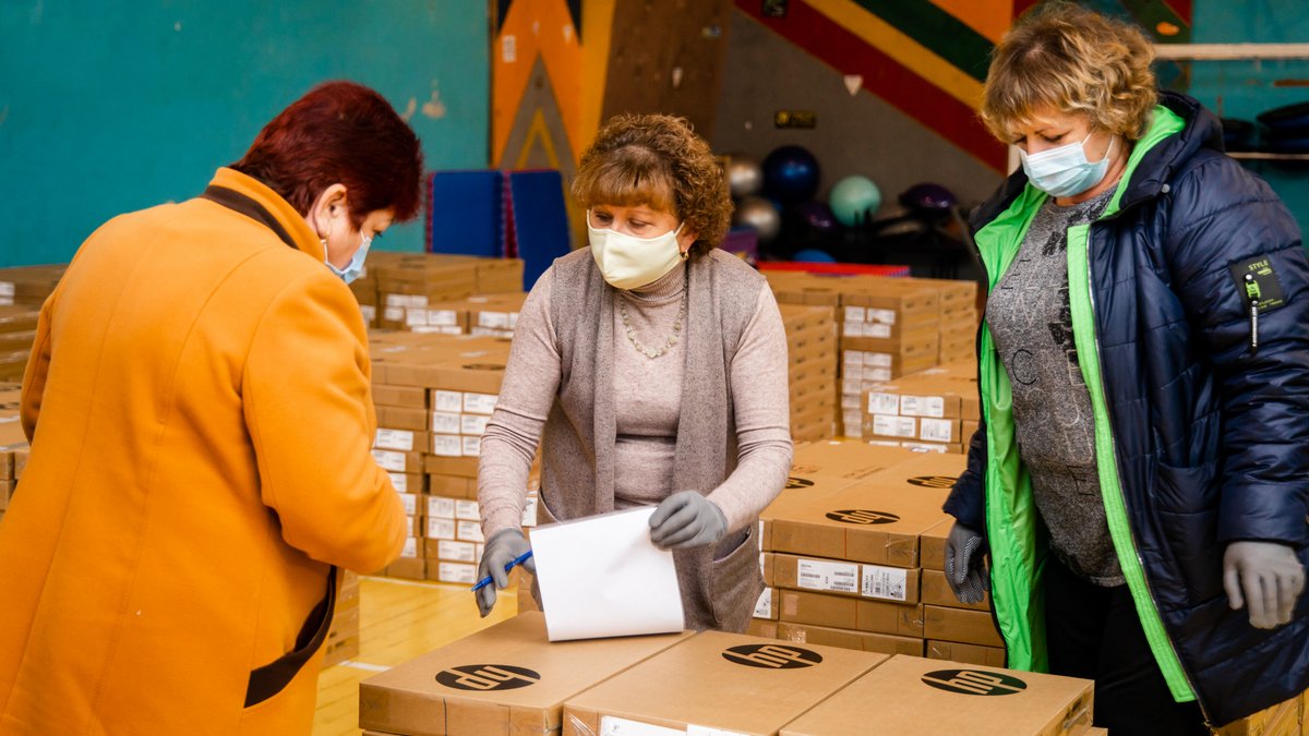 В этом году для школ Днепропетровской области приобретут почти 6 тыс ноутбуков 2