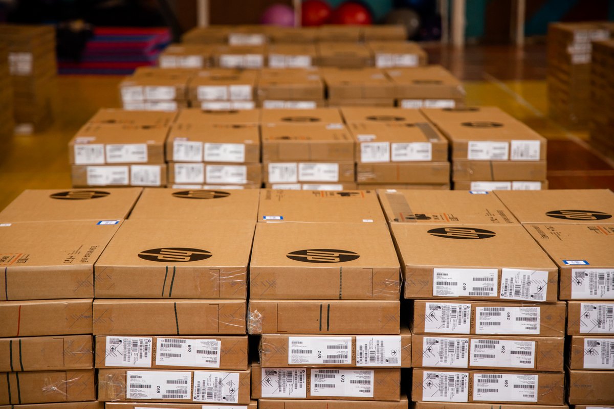 В этом году для школ Днепропетровской области приобретут почти 6 тыс ноутбуков 4