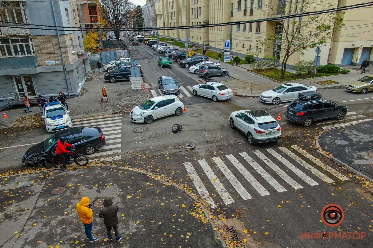 По предварительной информации от полиции, Skoda ехала сверху Паторжинского, а Nissan Qashqai – ей навстречу