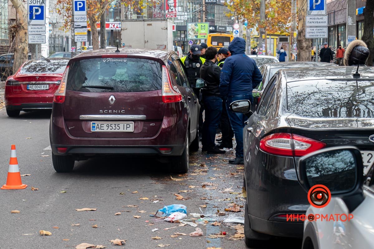 Движение на правой полосе затруднено 