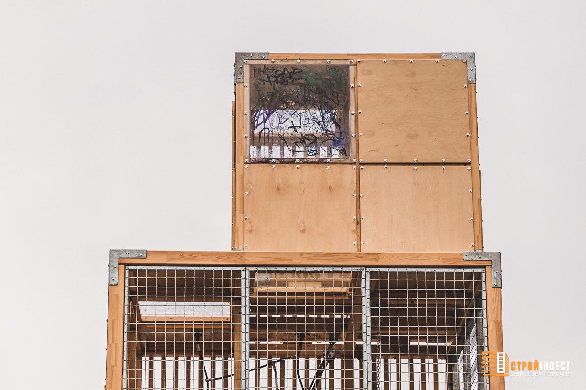 В Днепре вандалы испортили сквер на Слобожанском проспекте 8