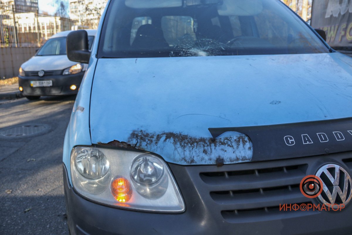 Авто ехало по Макарова в сторону Титова