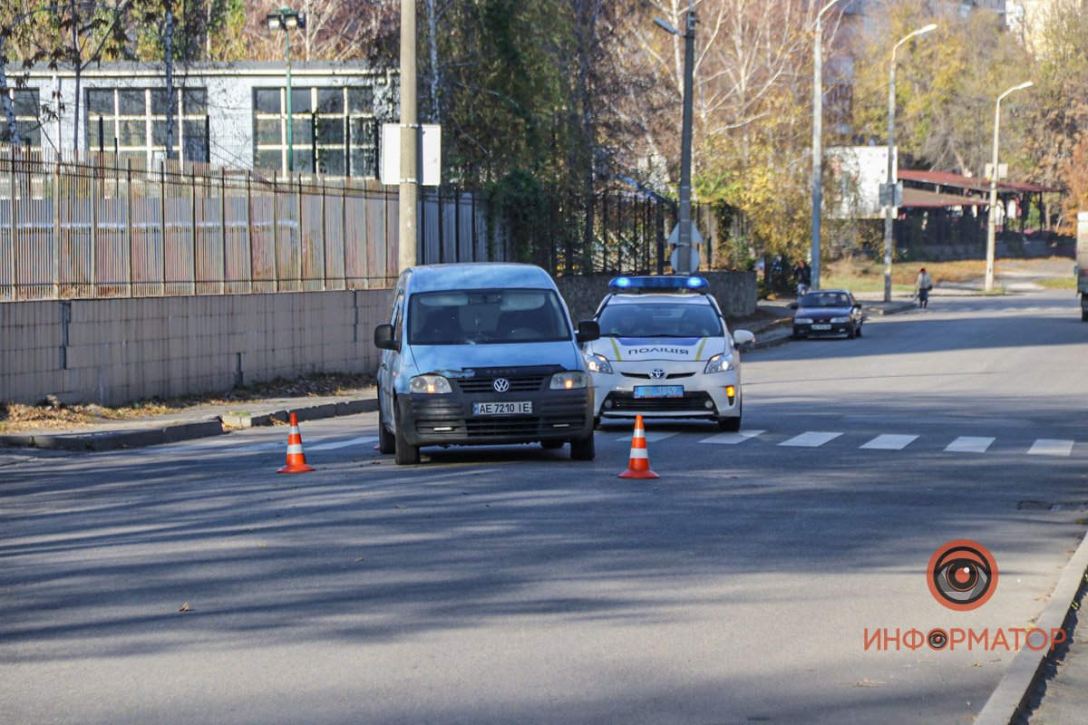 На месте патрульные и следователь по ДТП