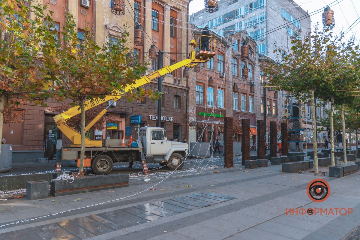 И украшения себе домой