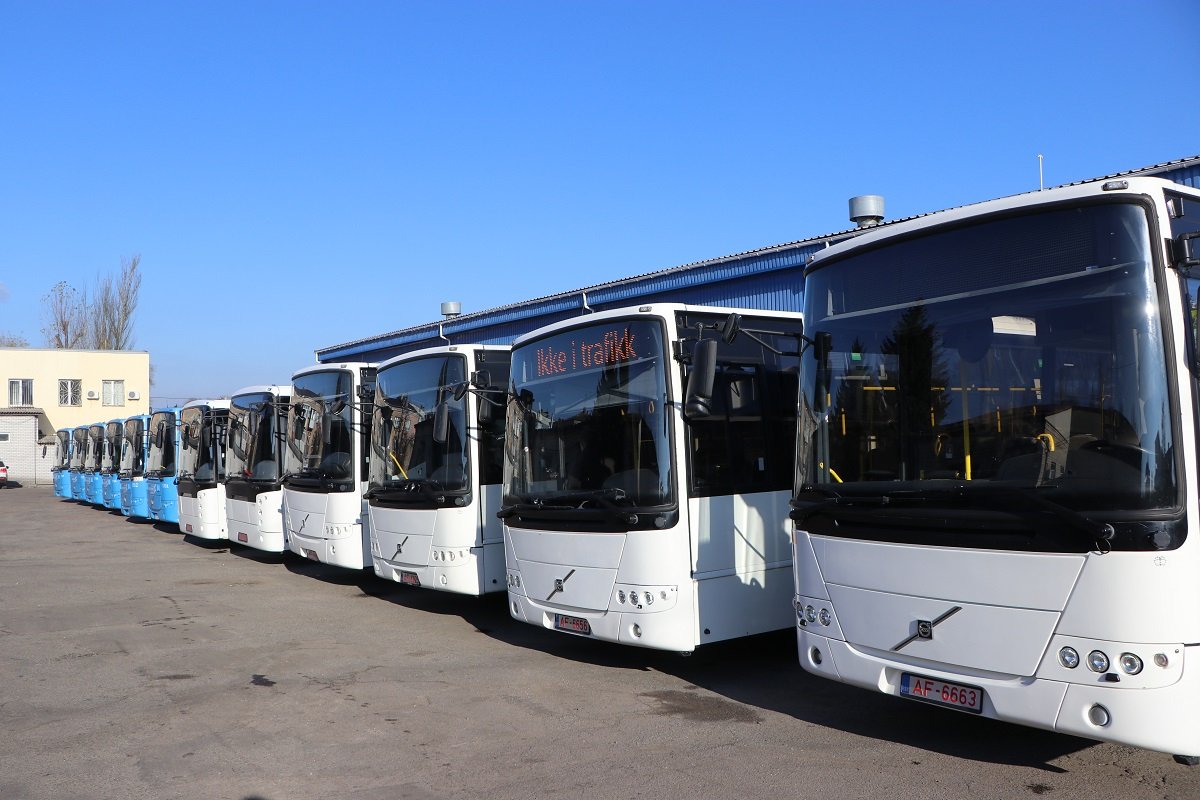 Климат-контроль и 40 мест для сидения: в Днепр привезли 14 автобусов большой вместимости 2
