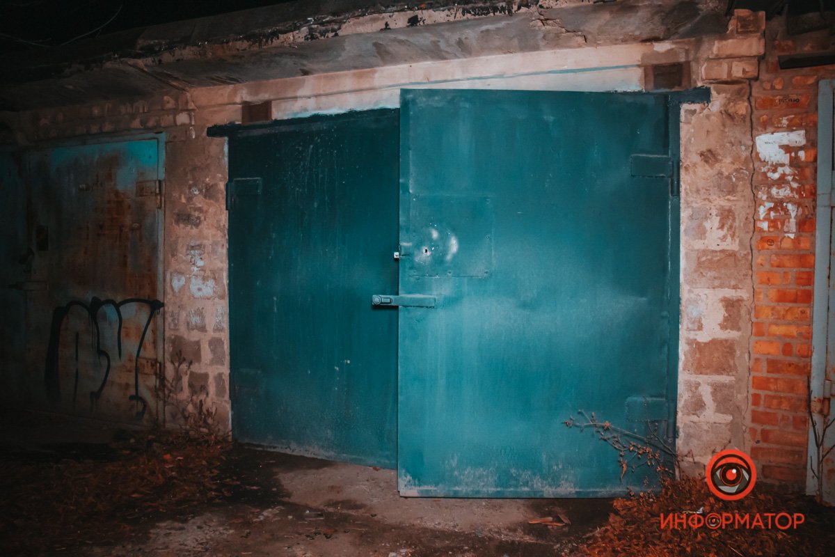 Гараж в котором нашли труп