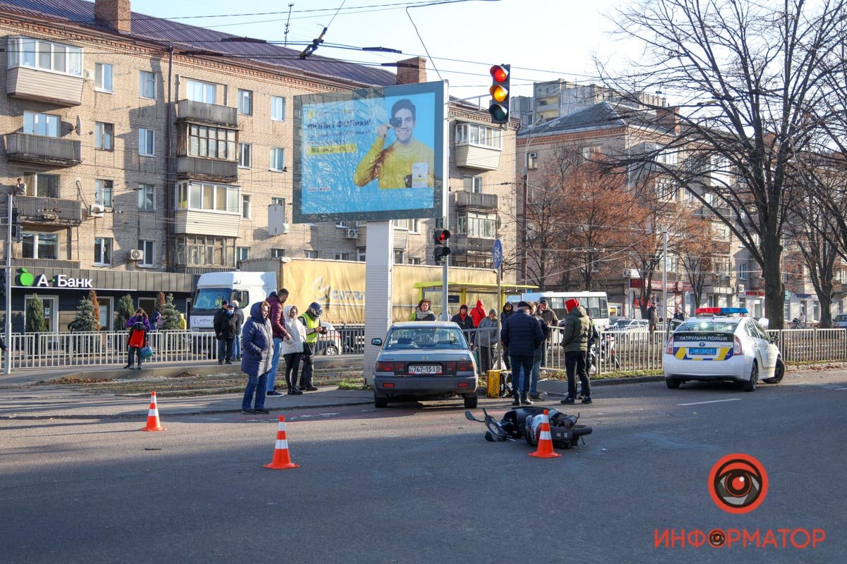 В пятницу, 12 ноября, на пересечении улиц Рабочей и Каверина случилась авария В пятницу, 12 ноября, на пересечении улиц Рабочей и Каверина случилась авария