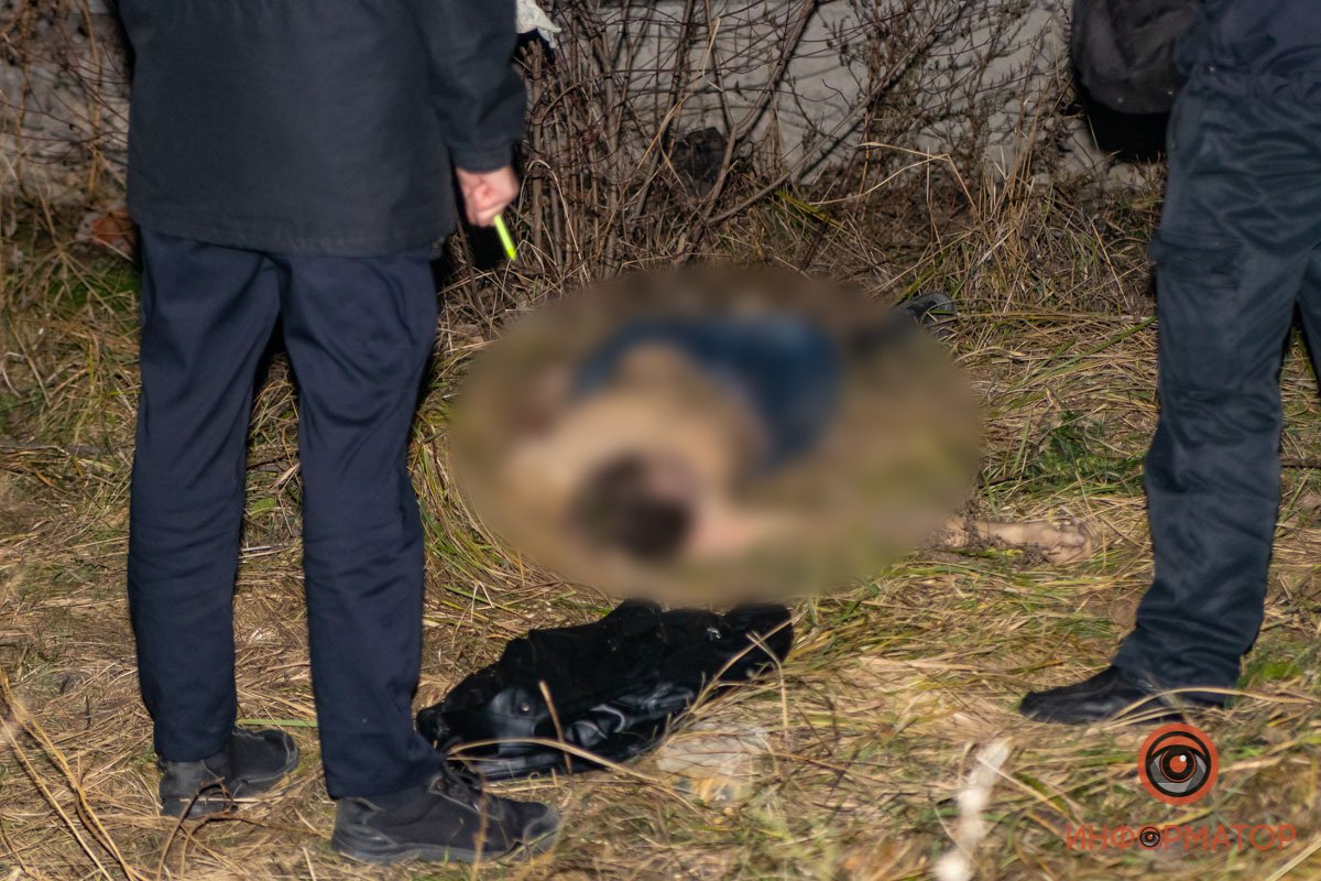 В Днепре на Данила Нечая 23-летний парень сорвался с заброшенного здания на глазах у детей 7