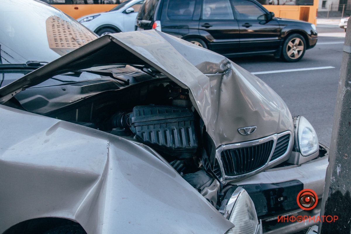 Водителя доставили в городскую клиническую больницу №16. Водителя доставили в городскую клиническую больницу №16.