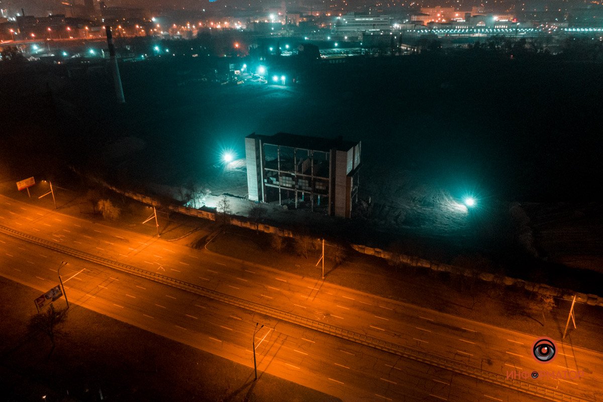 Здание находится рядом Набережной Заводской Здание находится рядом Набережной Заводской