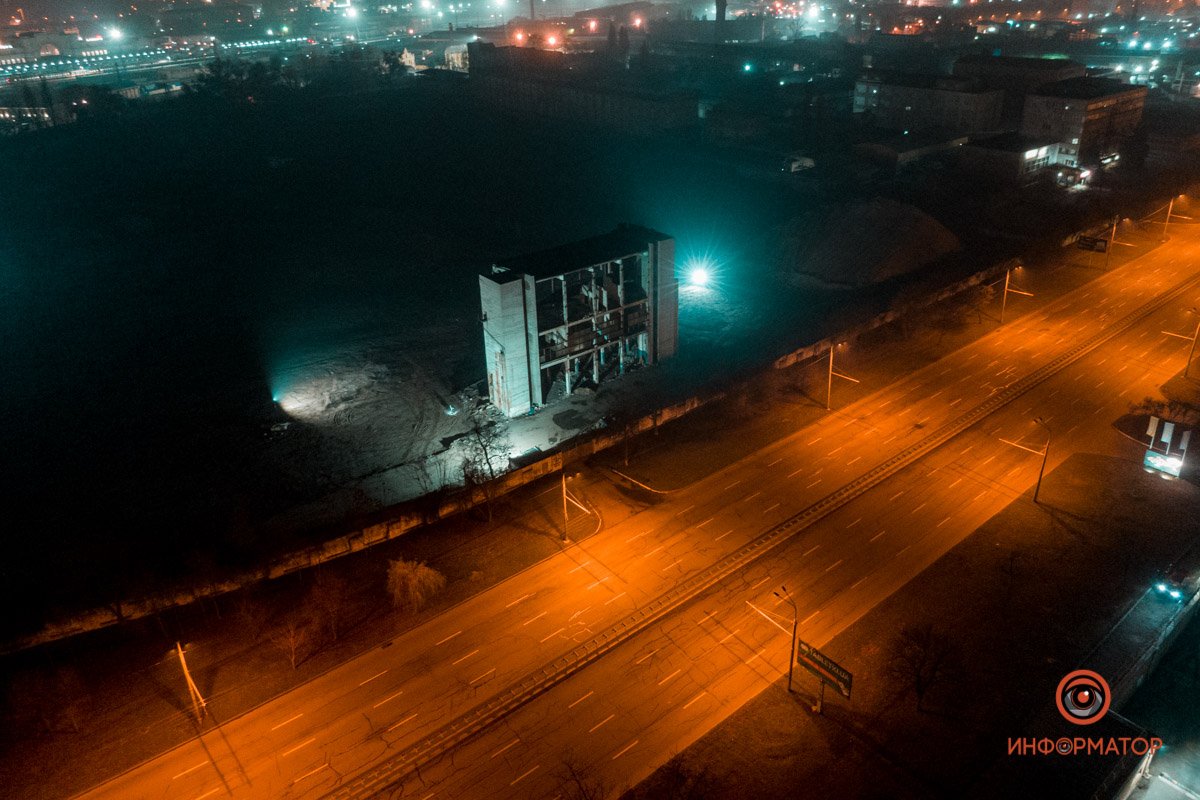 Движение от речпорта до Павлова перекрыли в обе стороны Движение от речпорта до Павлова перекрыли в обе стороны